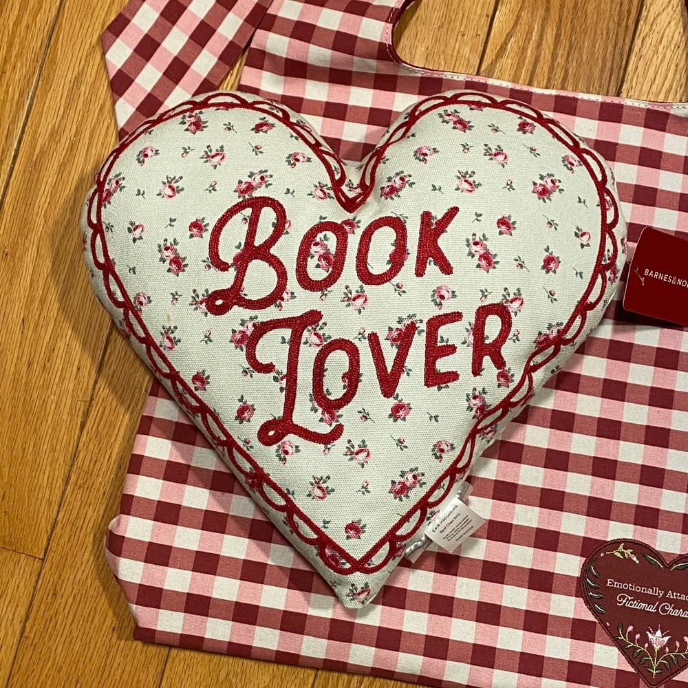 NWT Barnes & Noble 2026 Limited Book‎ Lover Embroidered Pillow Valentines Heart